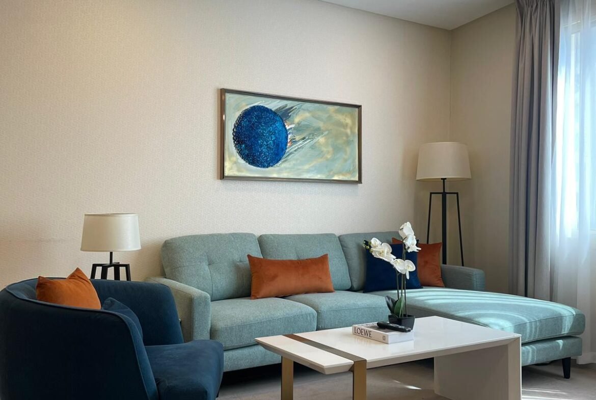 Luxury 2-Bedroom Apartment In The Heart of Seef.