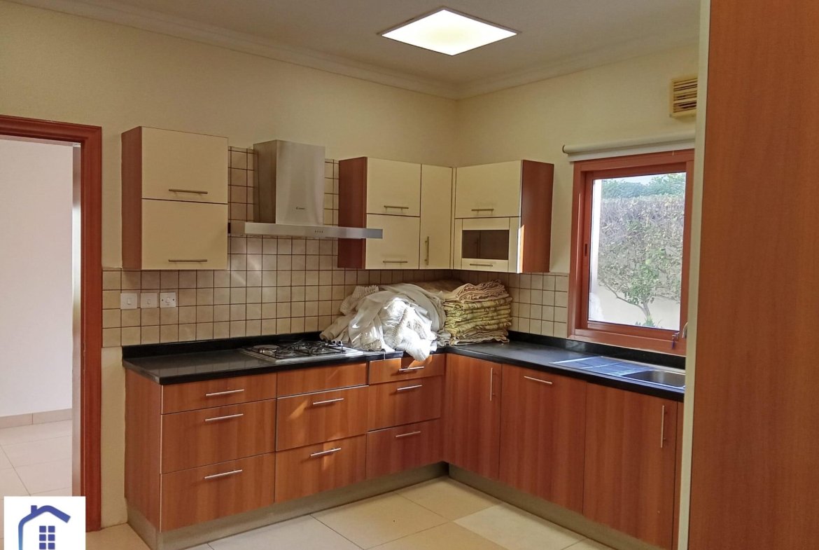 Luxury 4-Bedroom Villa for Rent in The Center Saar