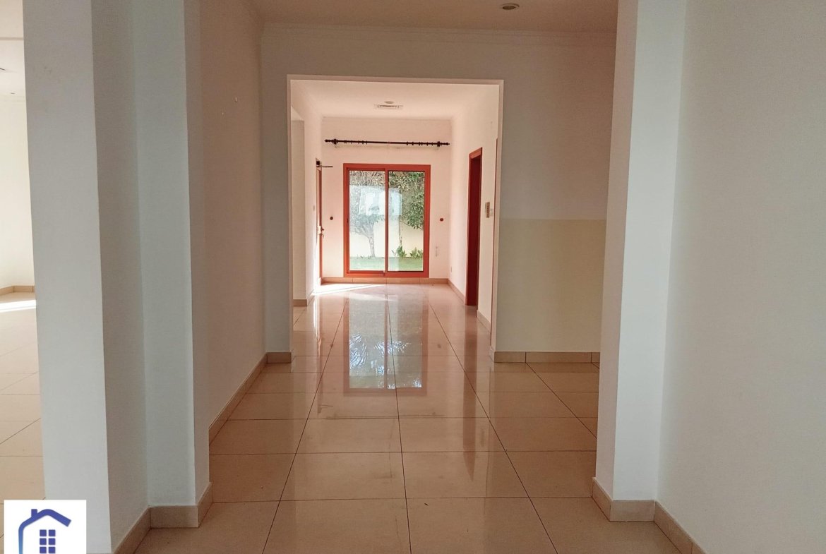 Luxury 4-Bedroom Villa for Rent in The Center Saar