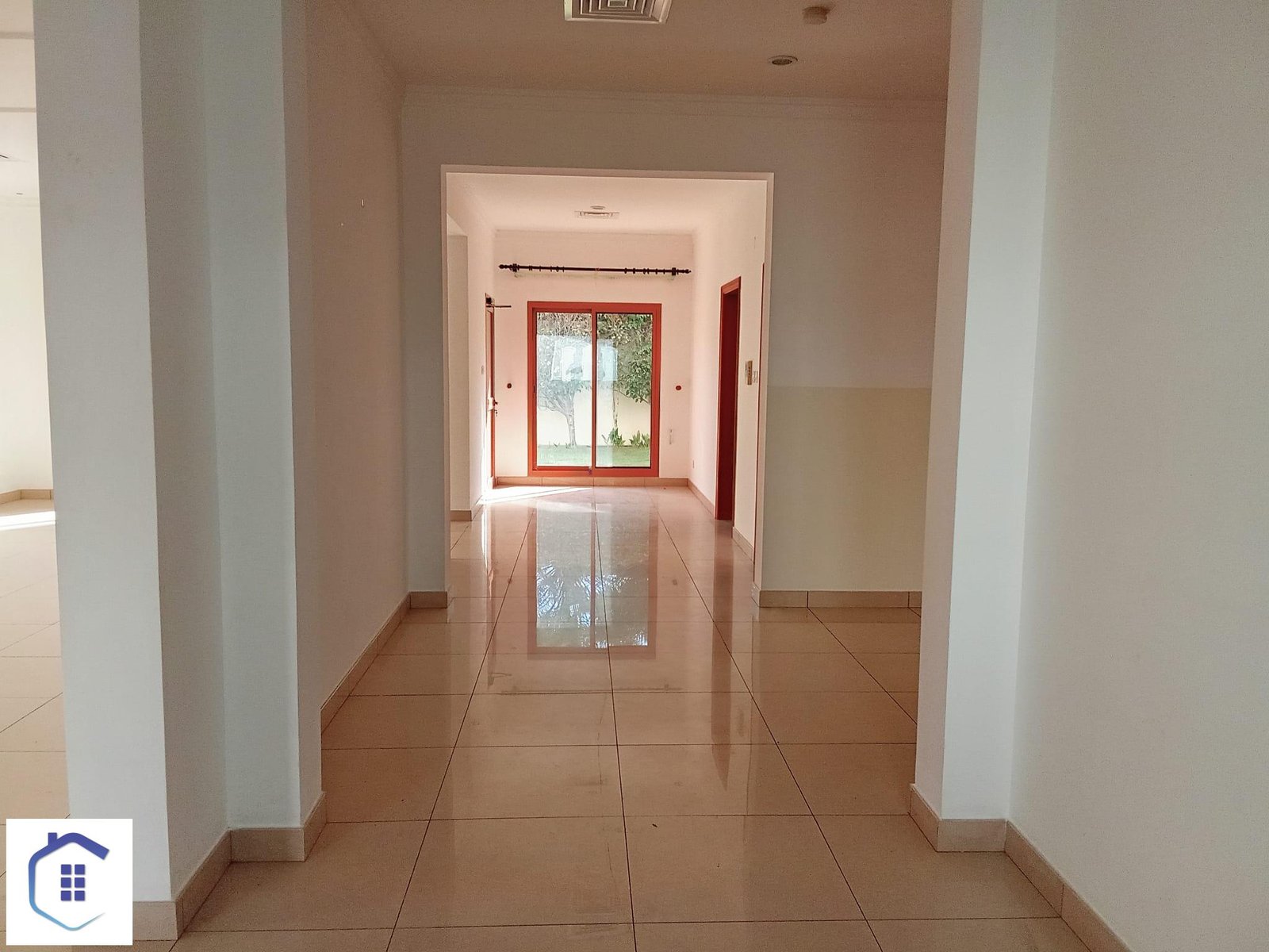Luxury 4-Bedroom Villa for Rent in The Center Saar