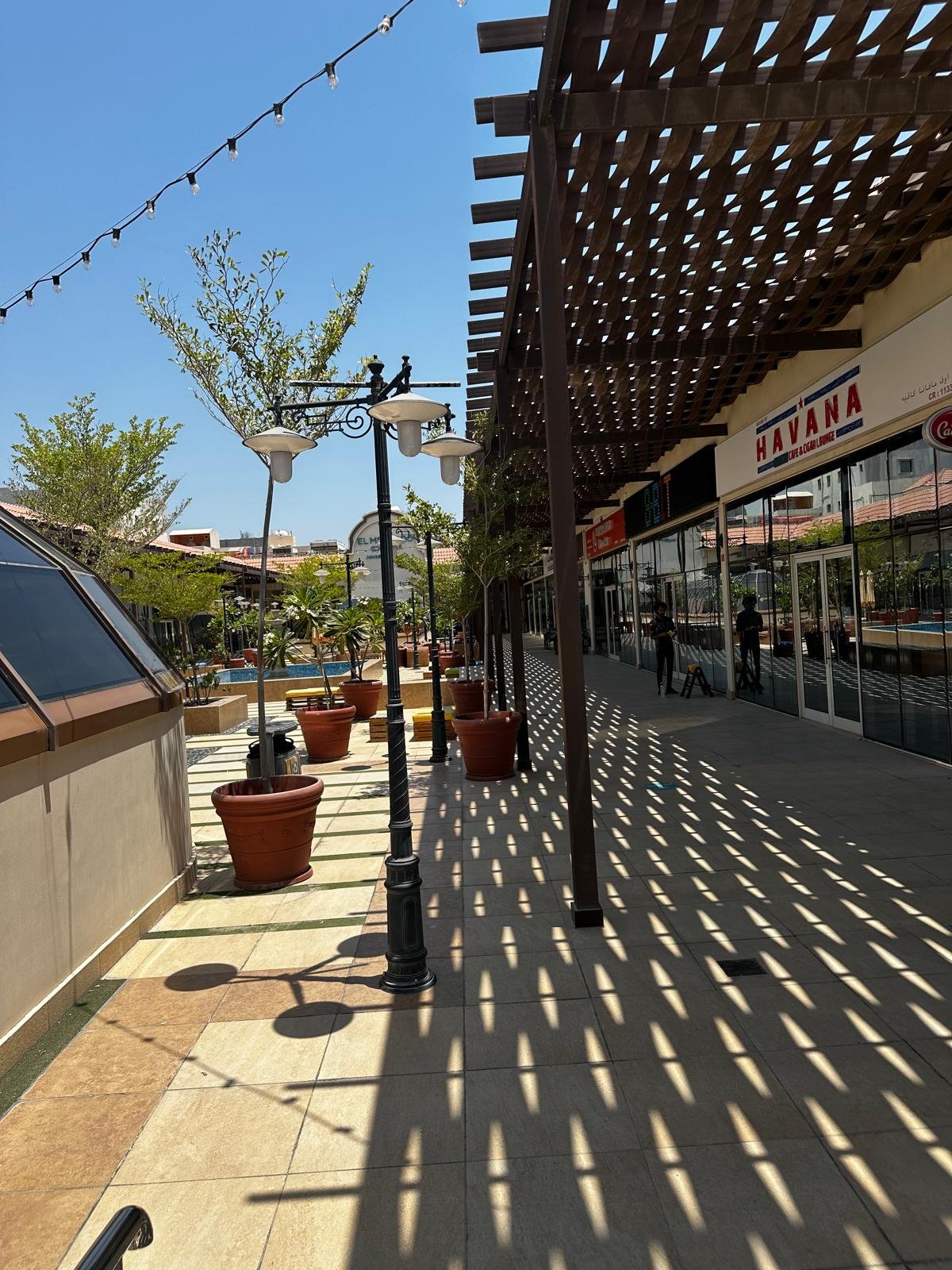 Exclusive Commercial Space for rent at downtown Saar