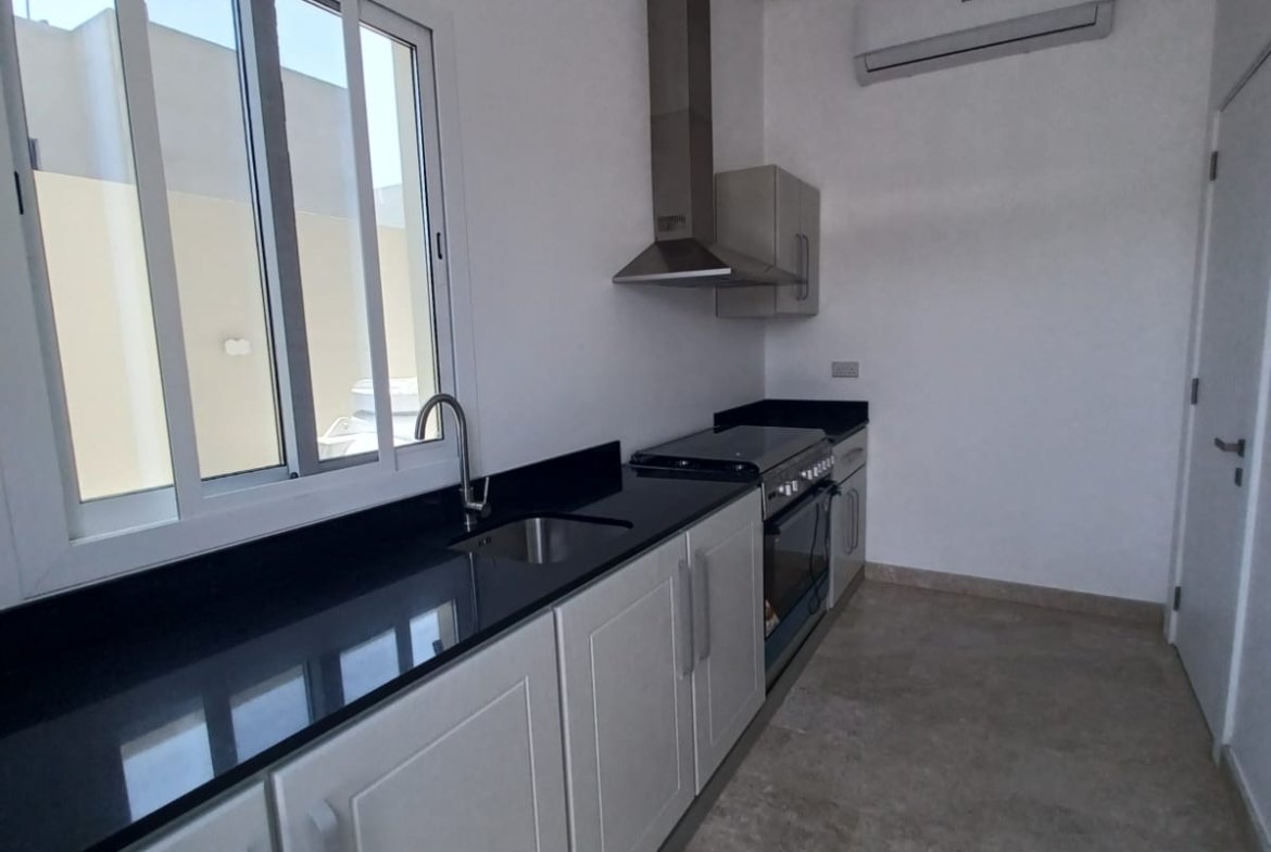Luxurious Modern 4-Bedroom Villa for Sale in Maqaba