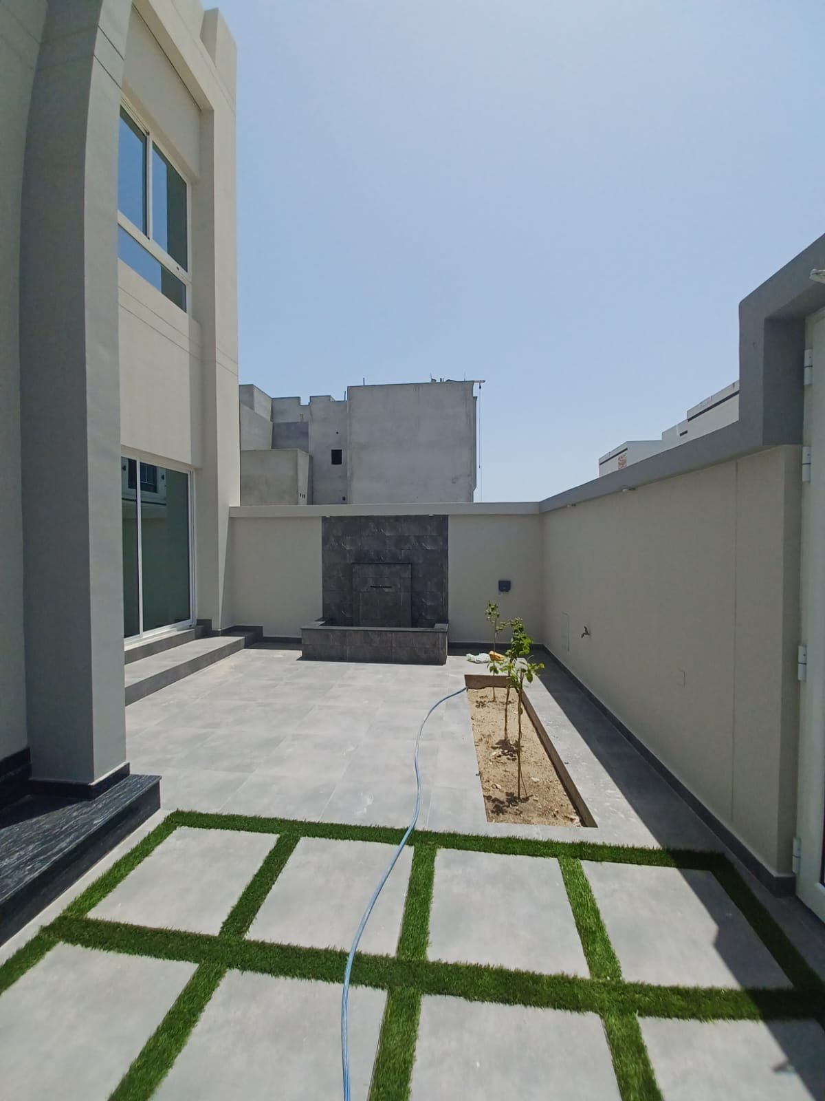 Luxurious Modern 4-Bedroom Villa for Sale in Maqaba