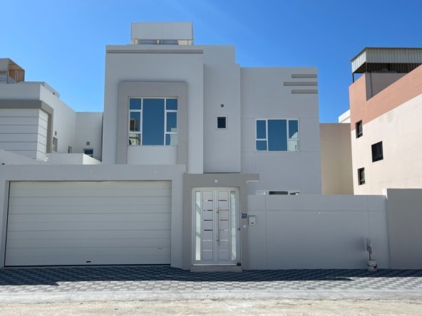 4BHK Luxurious Villa for Sale in Dumistan, Northern Governorate
