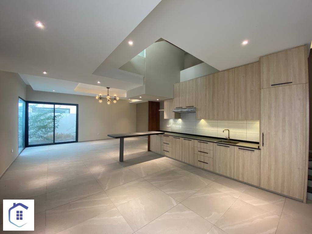 Luxury 3-Bedroom Villa for Rent in the Center of Saar