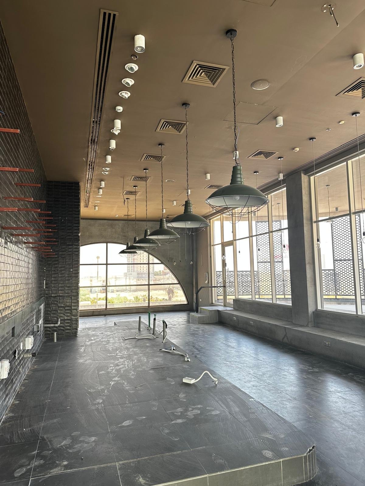 Exclusive Commercial Space for rent at downtown Saar