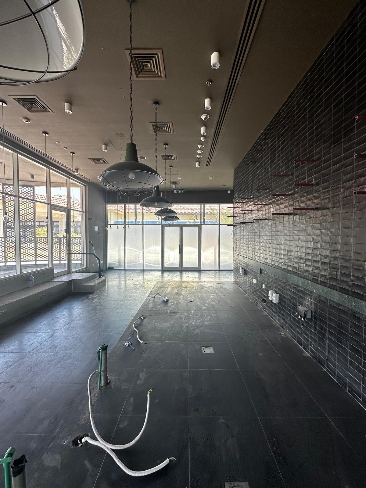 Exclusive Commercial Space for rent at downtown Saar