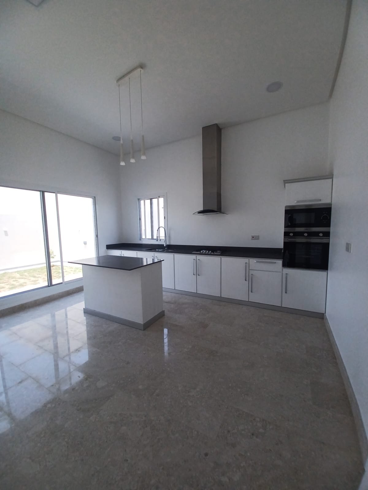 Luxurious Modern 4-Bedroom Villa for Sale in Maqaba