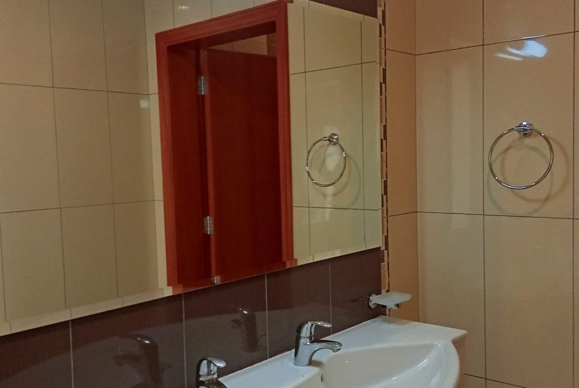 Luxury 4-Bedroom Villa for Rent in The Center Saar