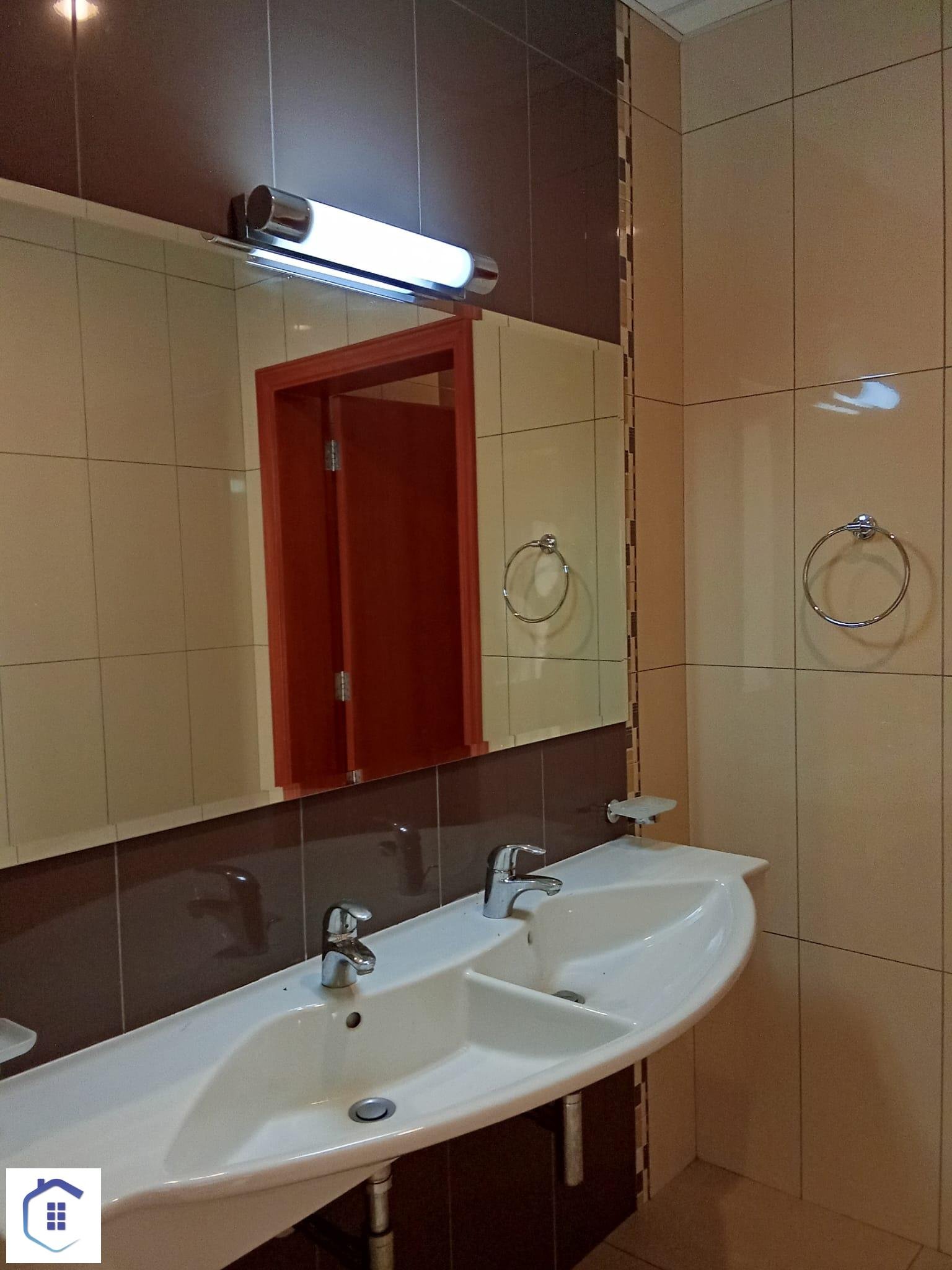 Luxury 4-Bedroom Villa for Rent in The Center Saar