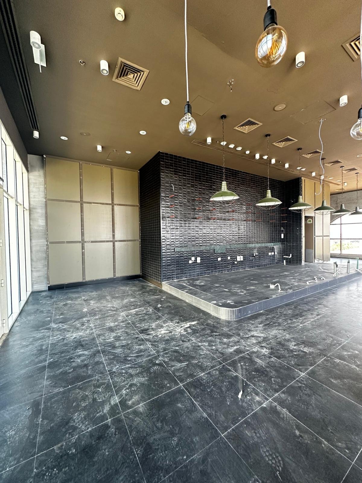 Exclusive Commercial Space for rent at downtown Saar