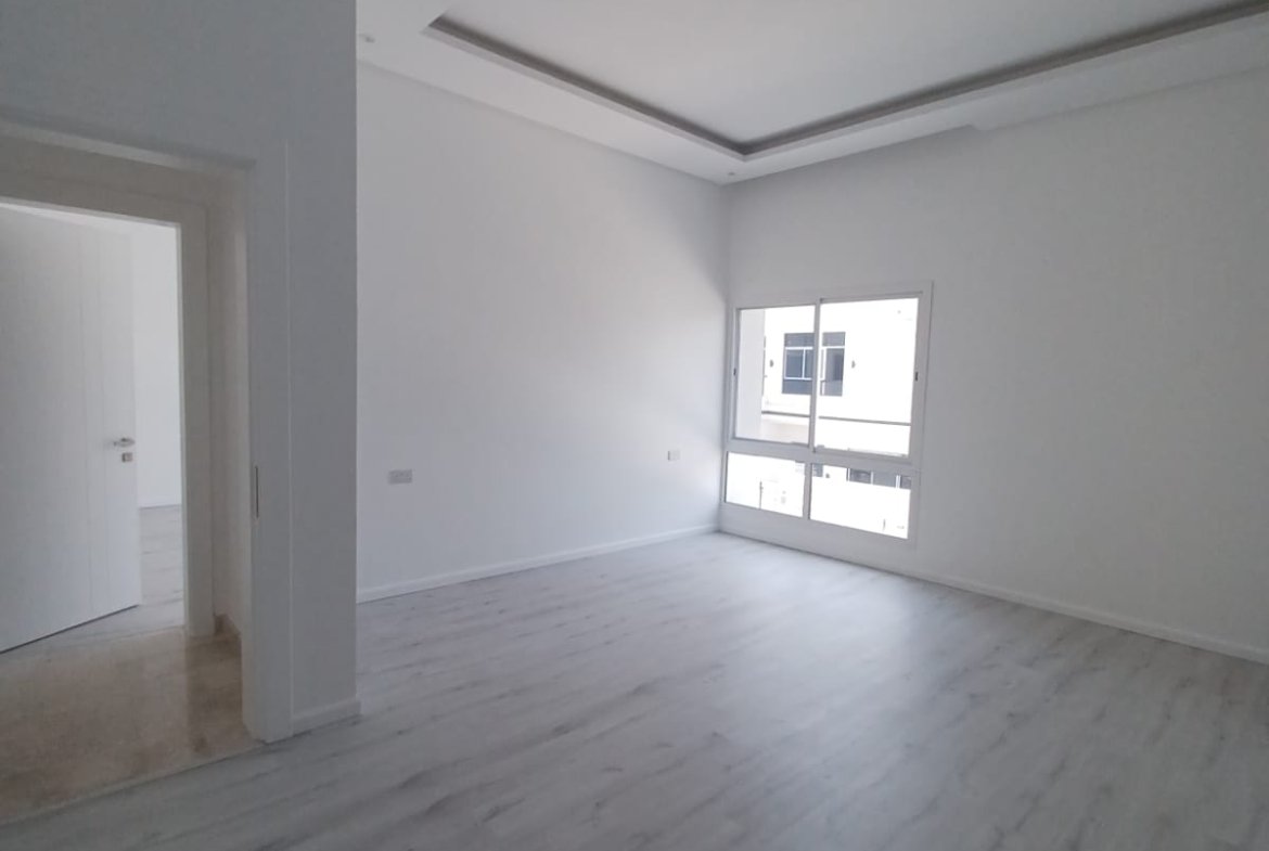 Luxurious Modern 4-Bedroom Villa for Sale in Maqaba