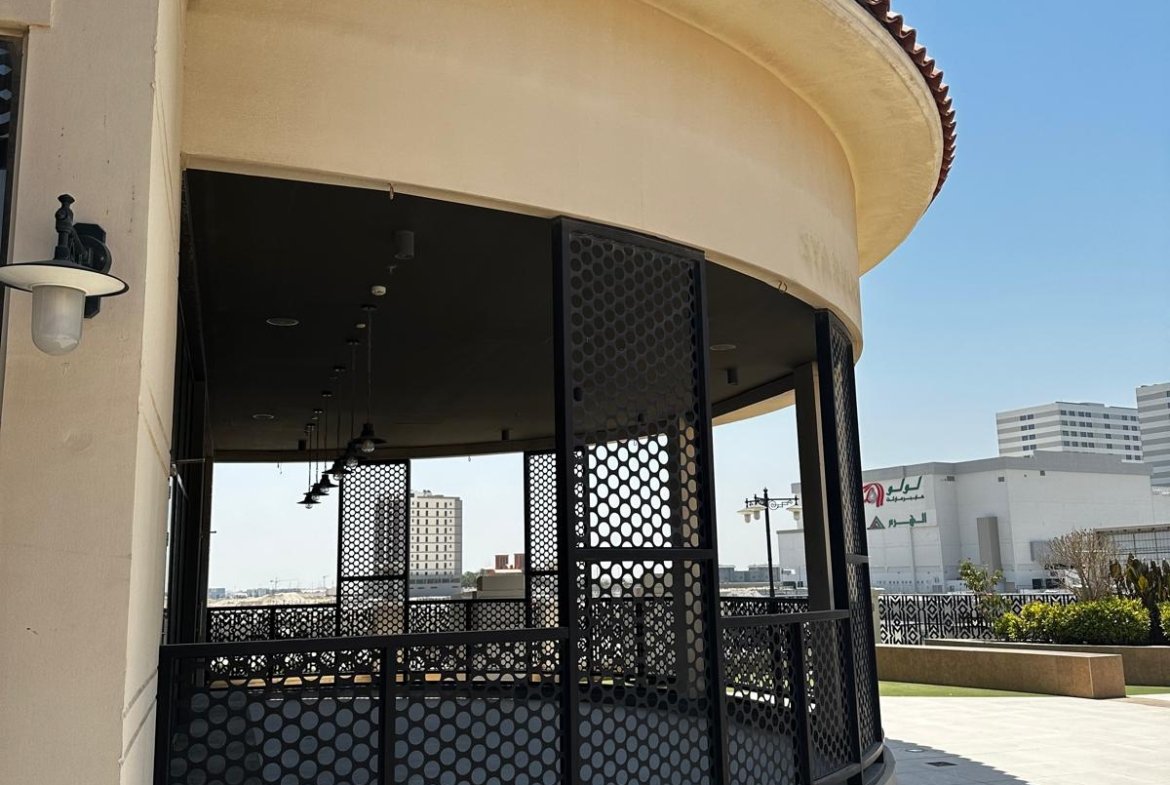Exclusive Commercial Space for rent at downtown Saar