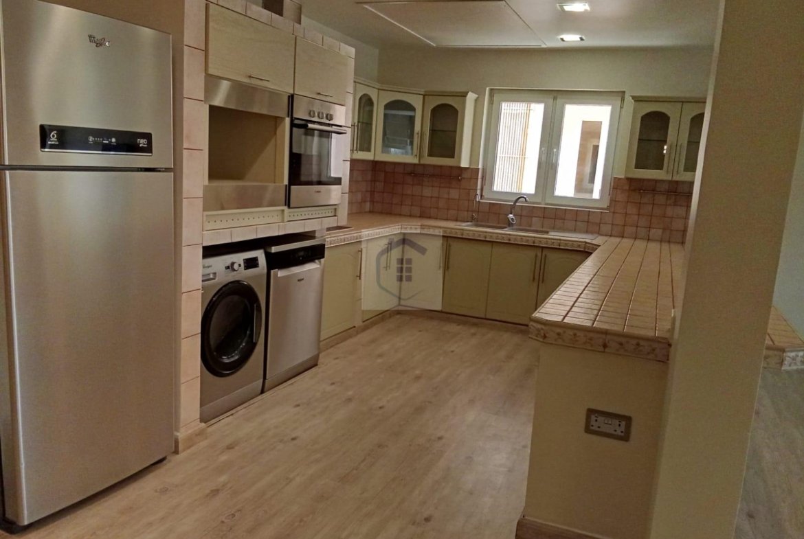 CityView Stunning 4-bedroom Villa for Sale in Maqaba