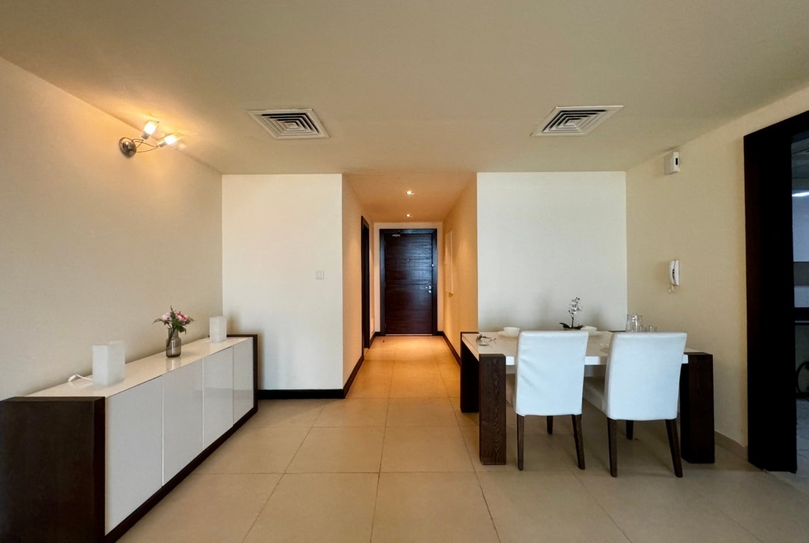 Luxury 1-Bedroom Apartment in The Heart of Zinj