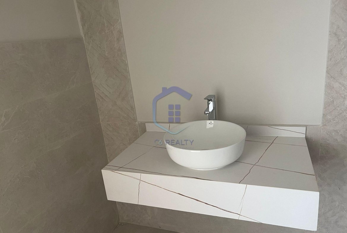 Spacious 3-Bedroom Villa For sale in the heart of Busaiteen