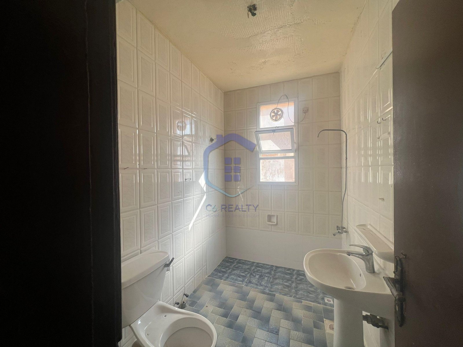 Affordable 2-Bedroom Apartment For Rent In The Center Of Hoora