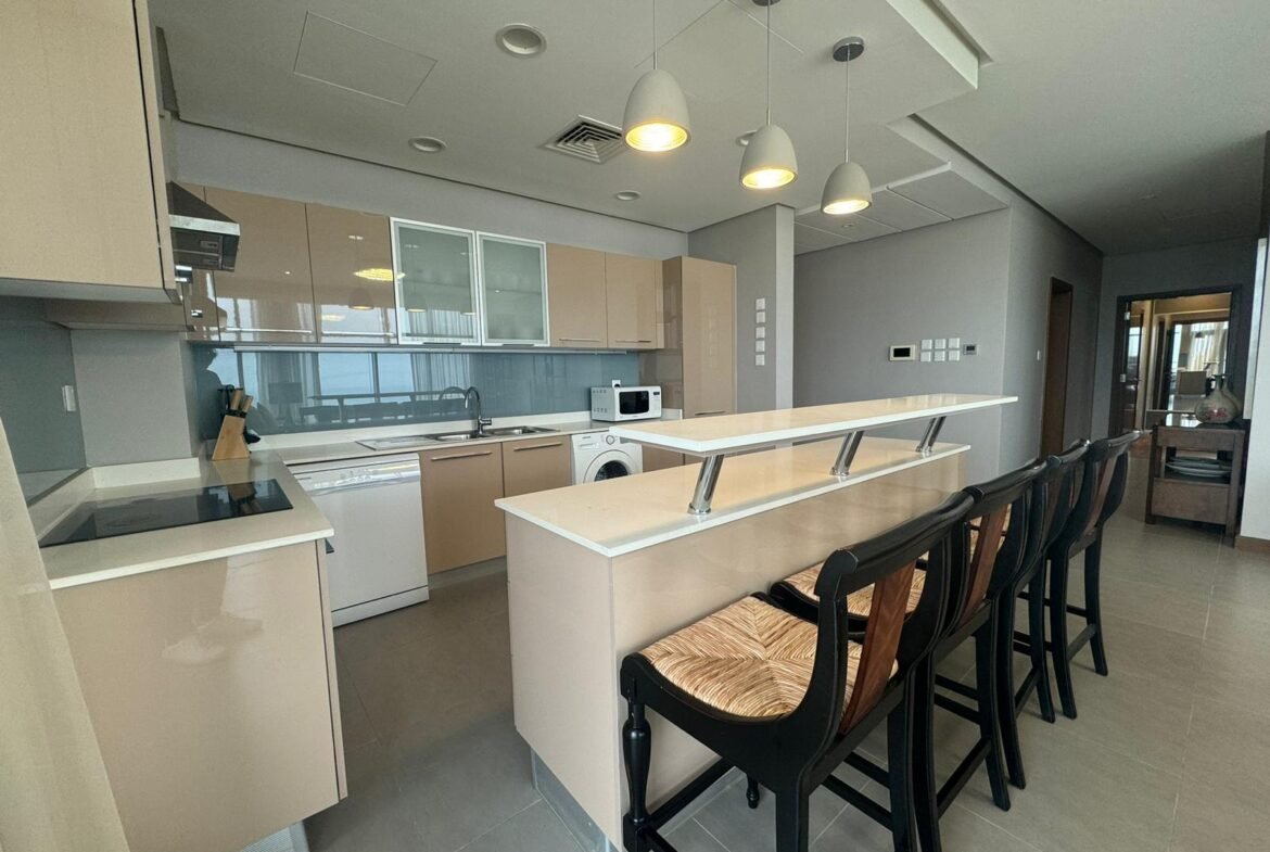 Sea-View Exclusive 2-Bedroom Apartment In The Center of Seef.