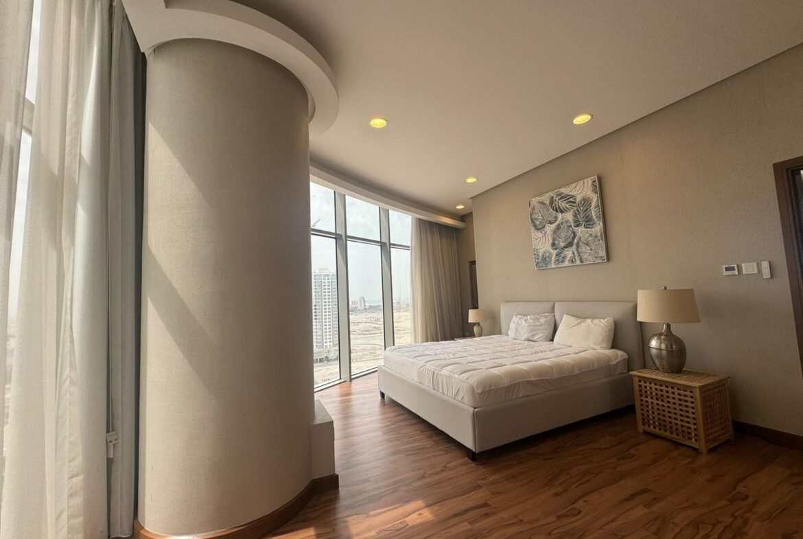 Luxury Sea-View 1-Bedroom Apartment In The City center of Seef.