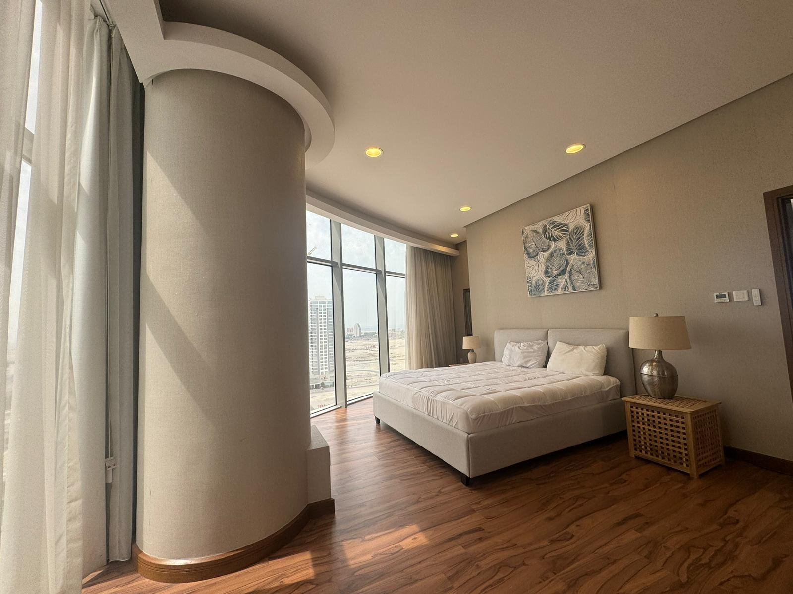 Luxury Sea-View 1-Bedroom Apartment In The City center of Seef.