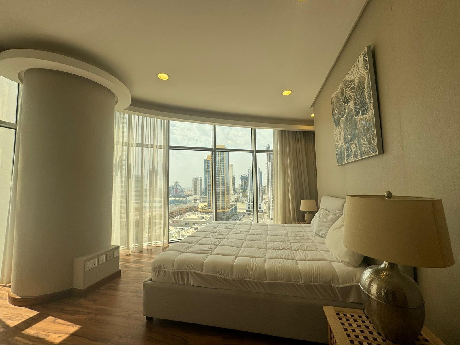 Luxury Sea-View 1-Bedroom Apartment In The City center of Seef.