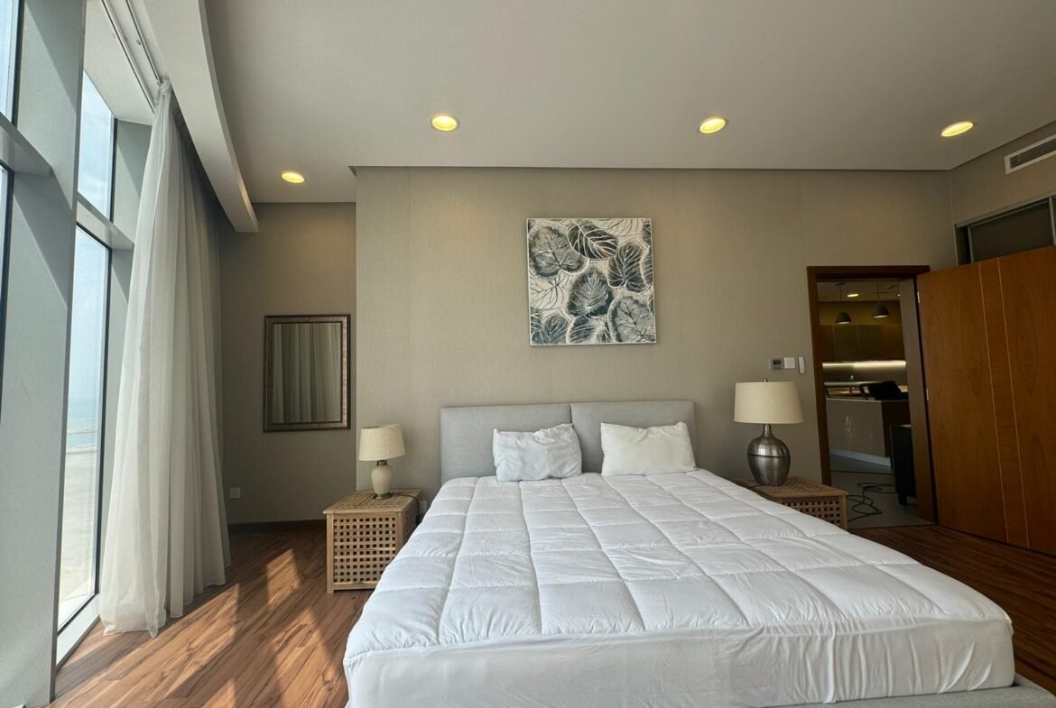Luxury Sea-View 1-Bedroom Apartment In The City center of Seef.