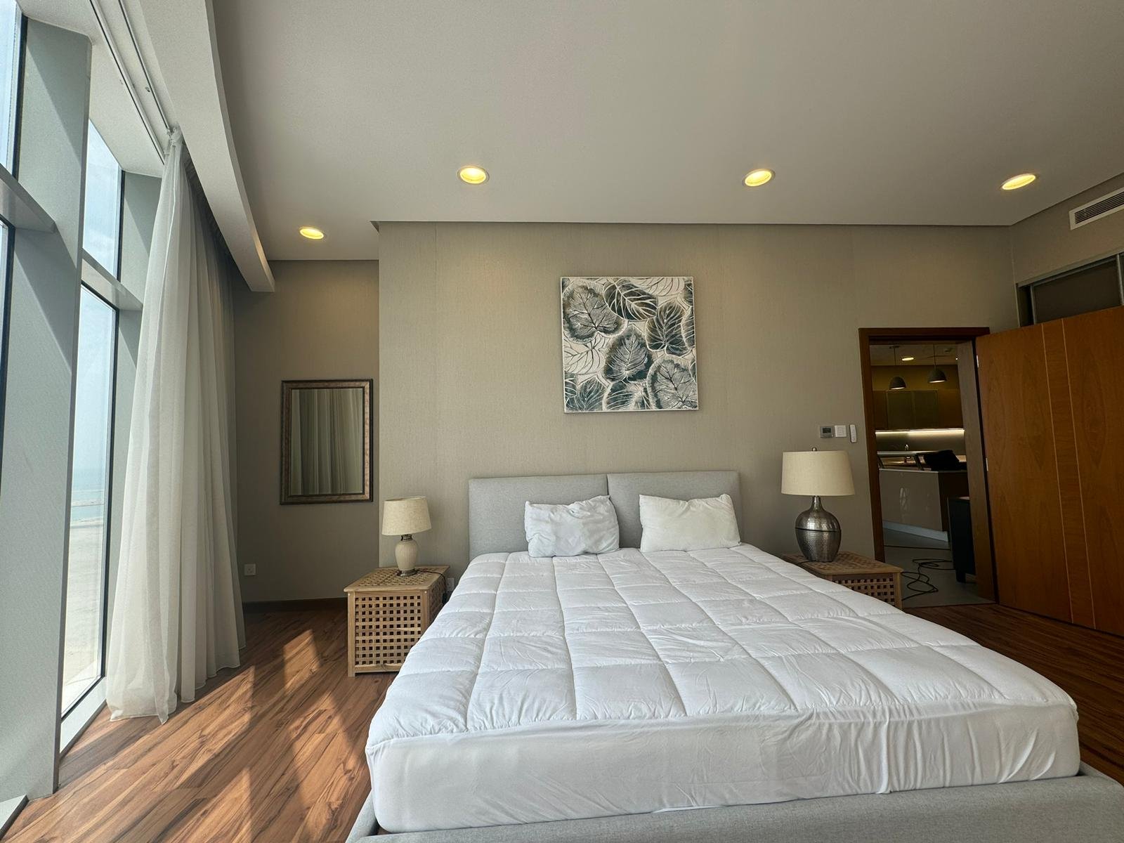 Luxury Sea-View 1-Bedroom Apartment In The City center of Seef.