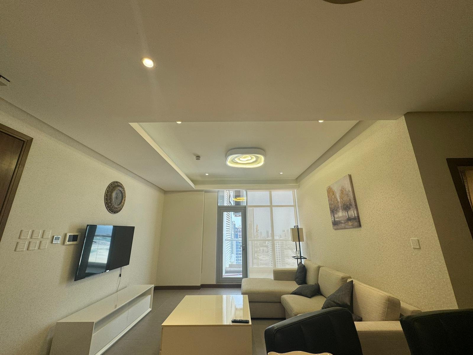 Sea-View Luxury 1-Bedroom Apartment In The Heart of Seef.