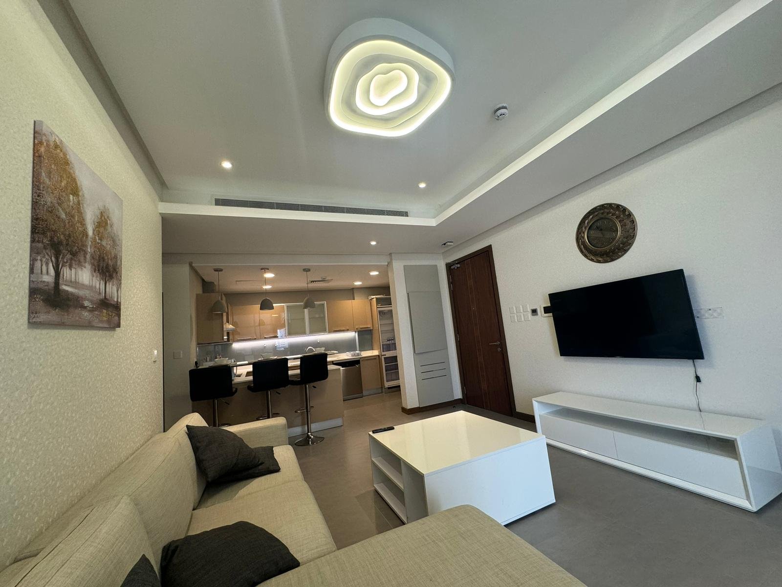 Sea-View Luxury 1-Bedroom Apartment In The Heart of Seef.