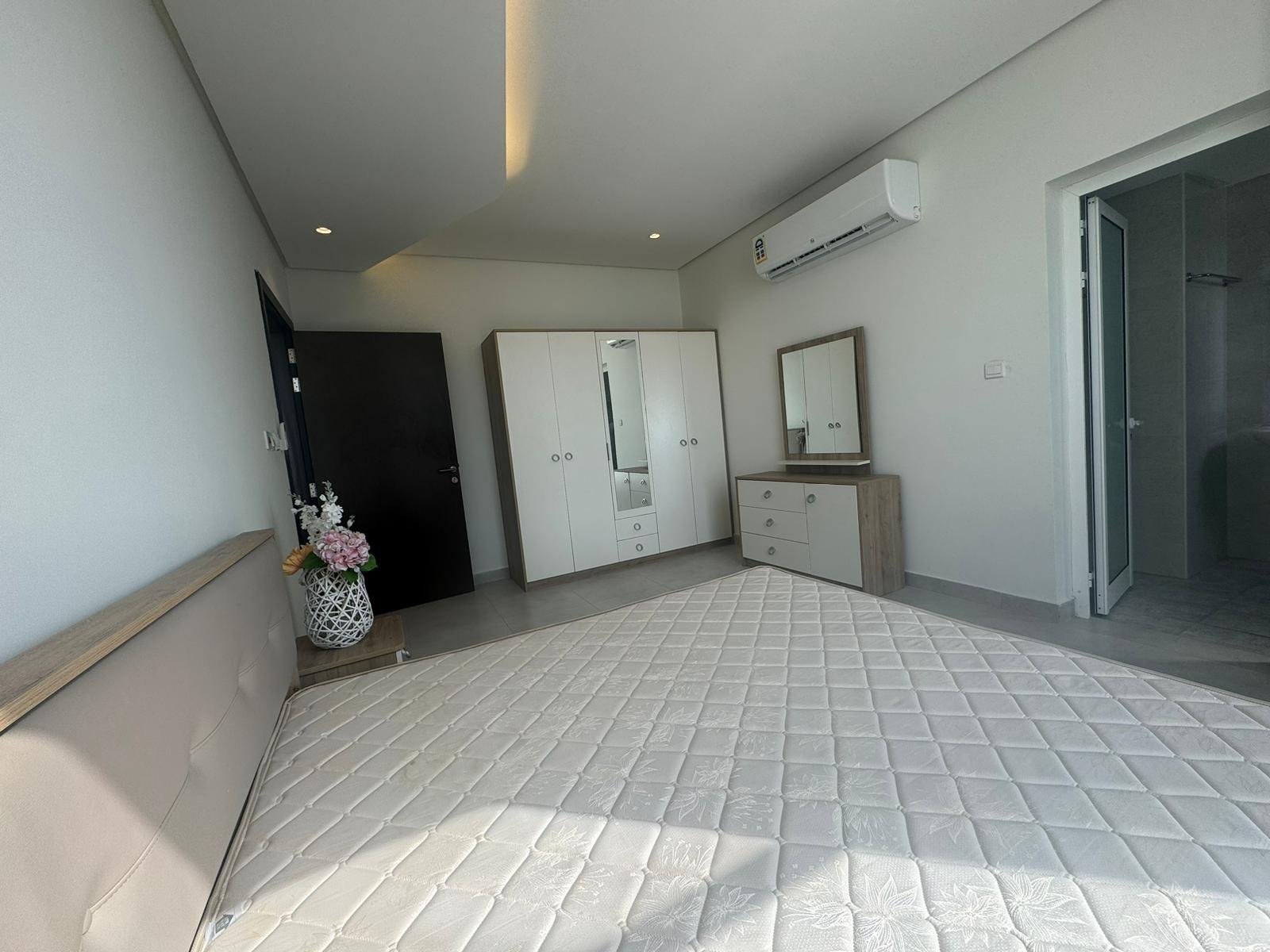 Luxury 1-Bedroom Apartment In The Heart of Mahooz.