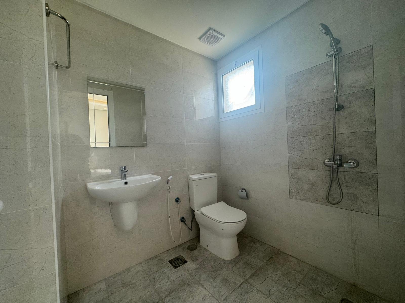 Luxury 1-Bedroom Apartment In The Heart of Mahooz.