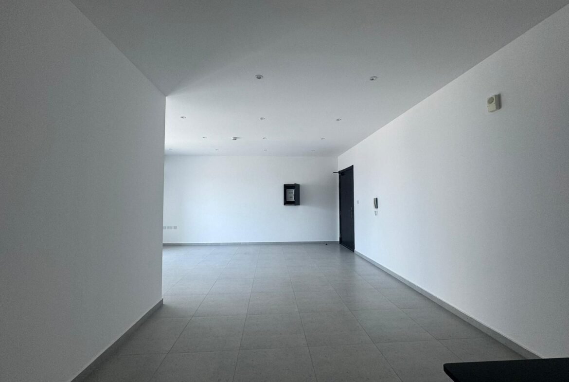 Spacious CityView 1-Bedroom Apartment In The Heart of Sanabis.