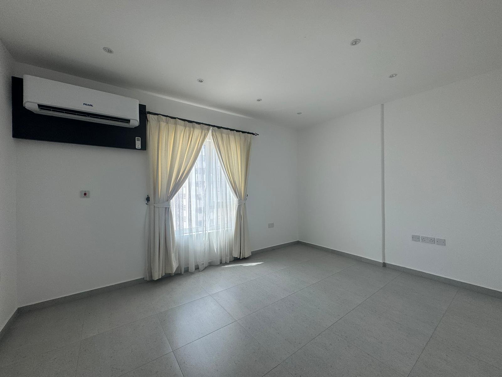 Spacious CityView 1-Bedroom Apartment In The Heart of Sanabis.