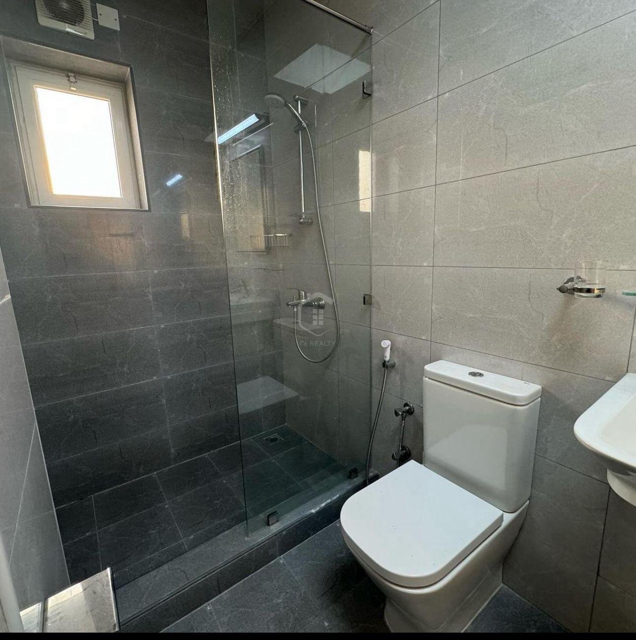 Modern 2-Bedroom Apartment Located in The Heart Of Um Al-Hassam