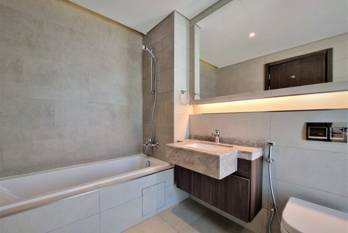 Exclusive SeaView 2-Bedroom Apartment In The Center of Amwaj.