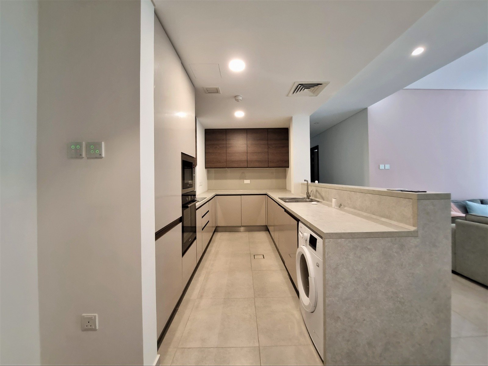 Exclusive SeaView 2-Bedroom Apartment In The Center of Amwaj.
