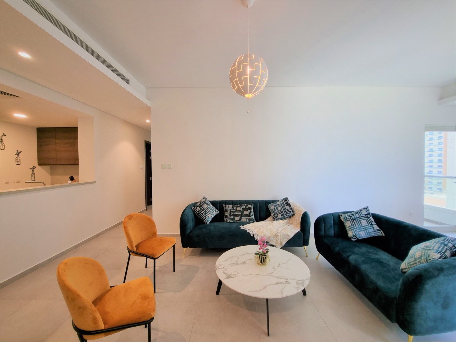 Exclusive SeaView 2-Bedroom Apartment In The Center of Amwaj.