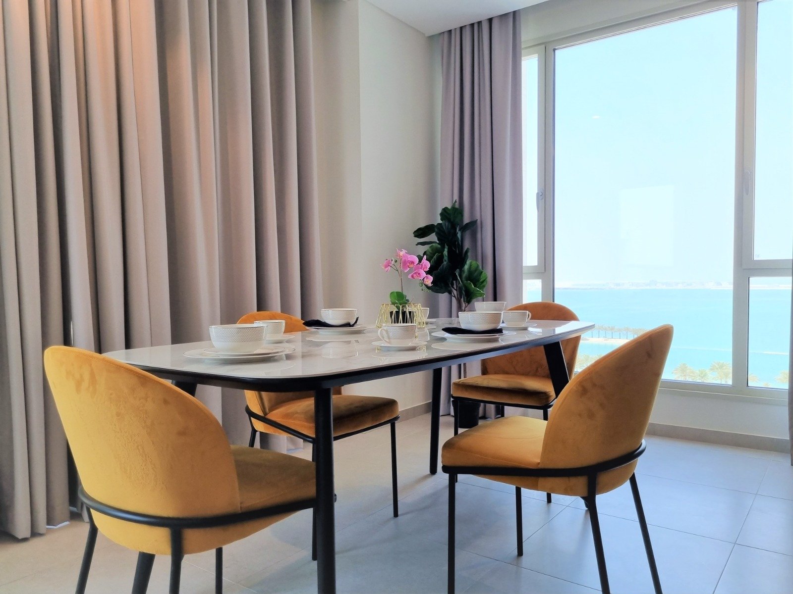 Exclusive SeaView 2-Bedroom Apartment In The Center of Amwaj.