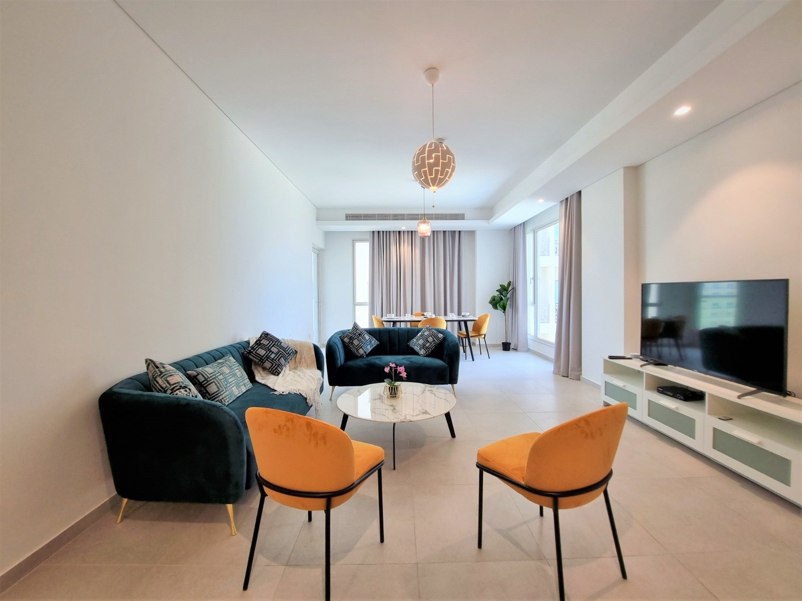 Exclusive SeaView 2-Bedroom Apartment In The Center of Amwaj.