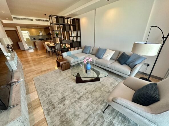 SeaView Spacious 2-Bedroom Apartment In The Heart Of Dilmunia