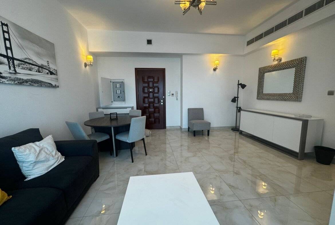 Luxury Spacious 1-Bedroom apartment in the center of Seef