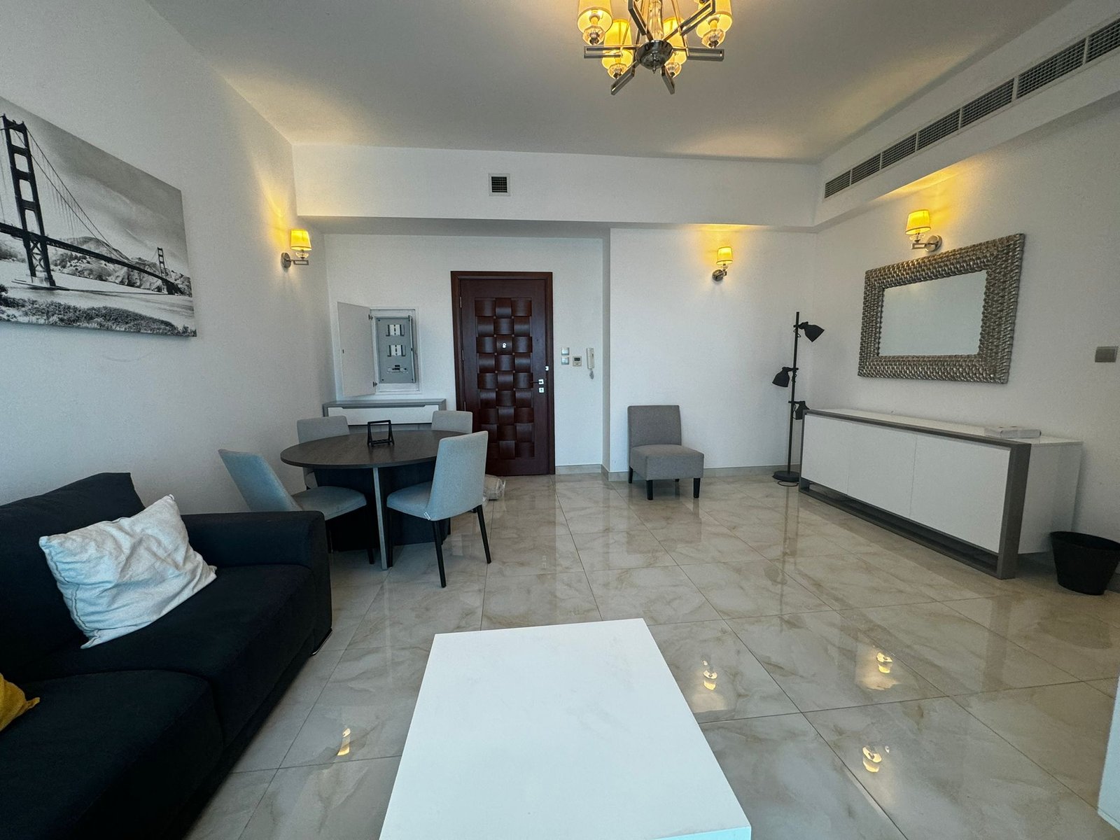 Luxury Spacious 1-Bedroom apartment in the center of Seef