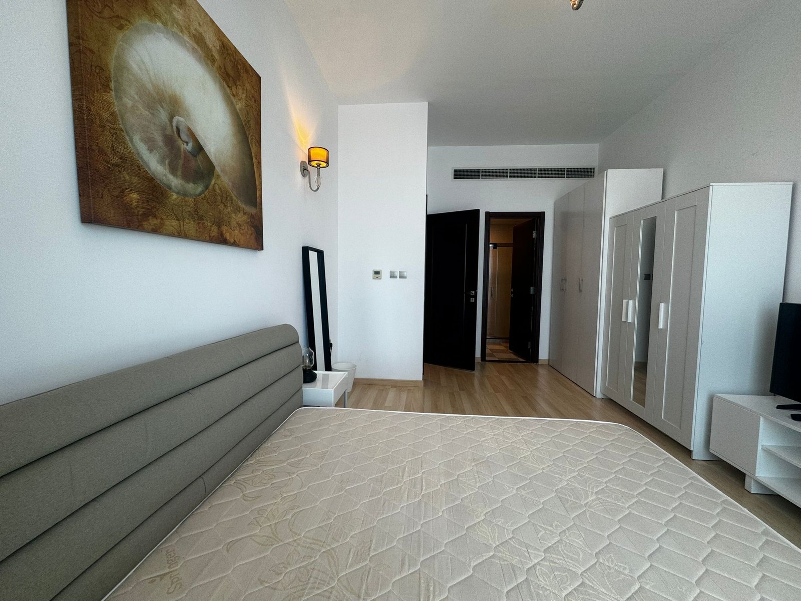 Luxury Spacious 1-Bedroom apartment in the center of Seef