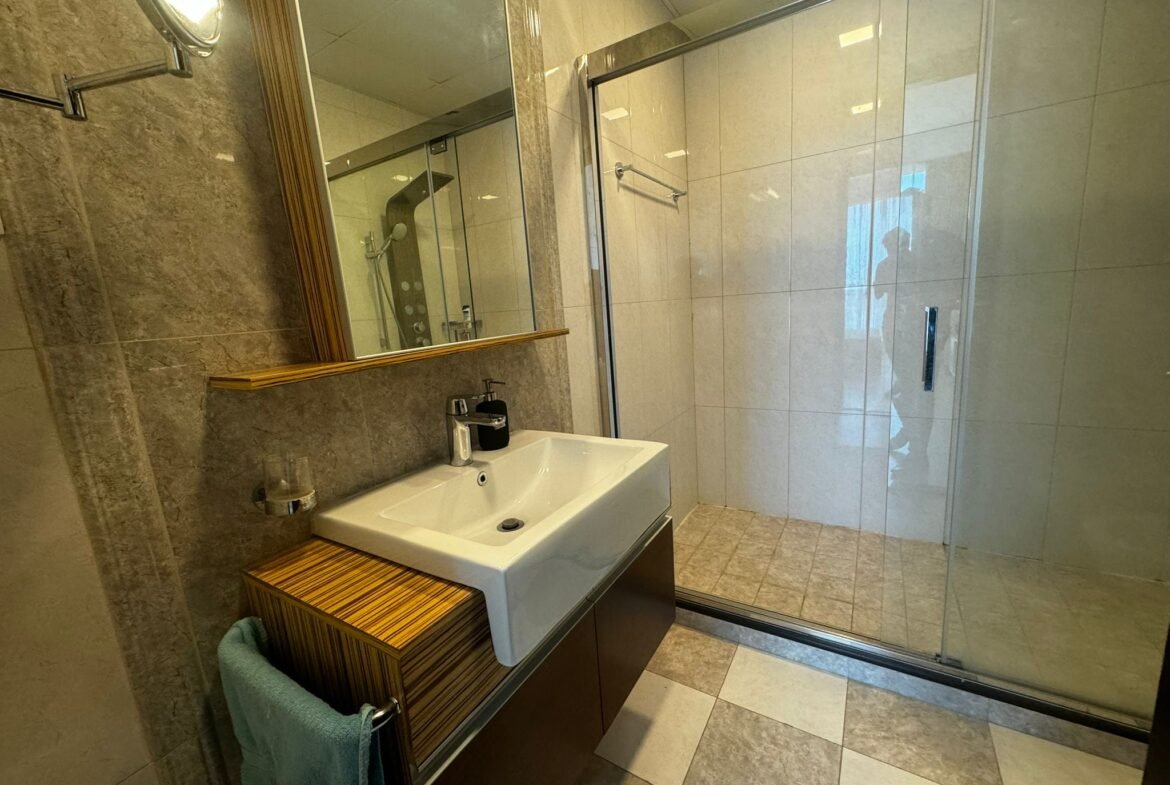 Luxury Spacious 1-Bedroom apartment in the center of Seef
