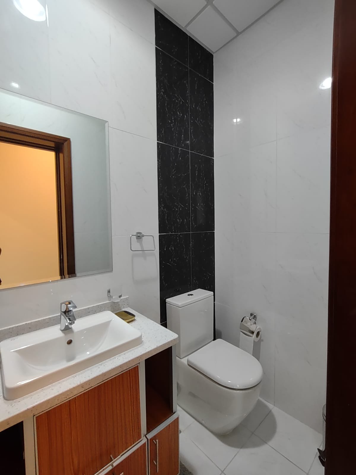 Exclusive Sea-View 2-Bedroom Apartment In The Downtown of Seef