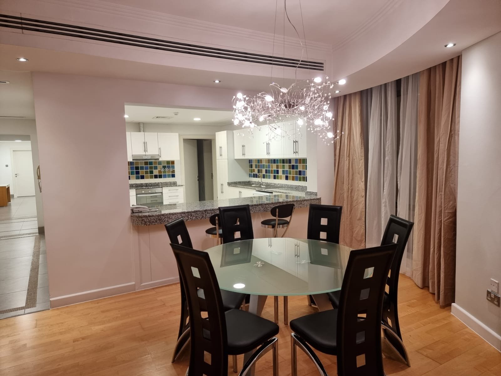 Luxury Sea-View 3-Bedroom Apartment in the City Center Of Seef