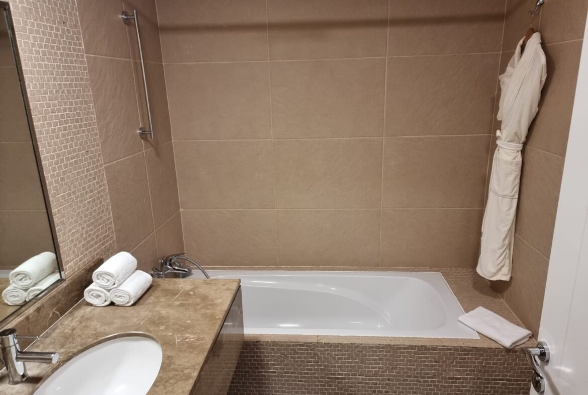 Luxury Sea-View 3-Bedroom Apartment in the City Center Of Seef