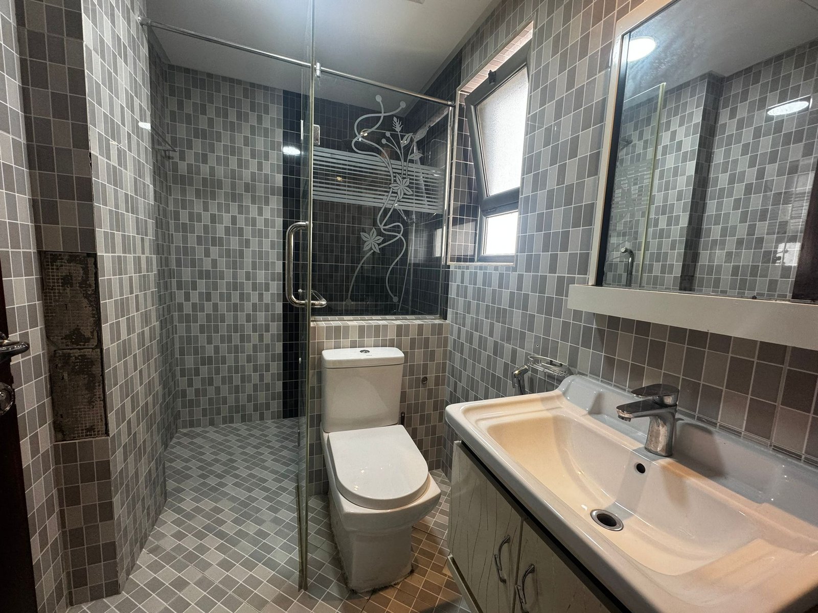 Modern 2-Bedroom Apartment for Rent in The Heart Of Seef