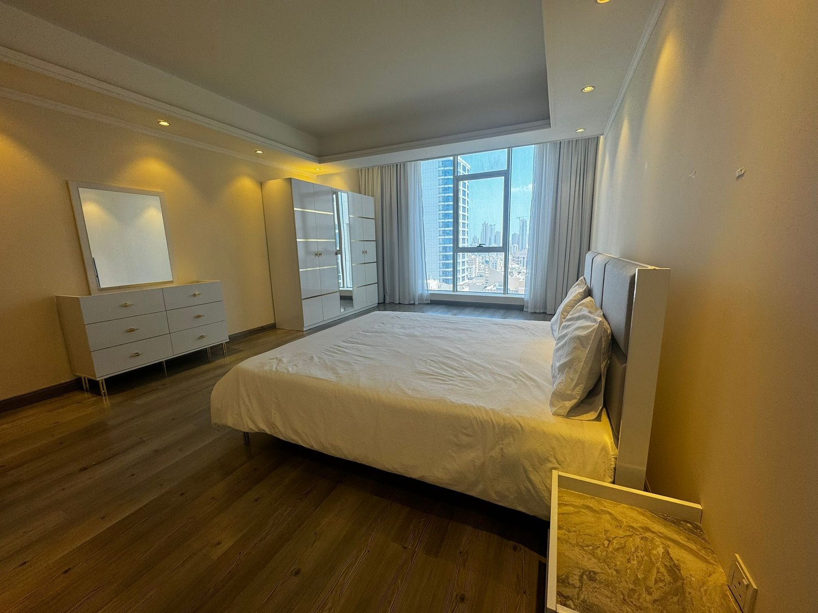 Luxury 1-Bedroom Apartment In The Center Of Juffair.