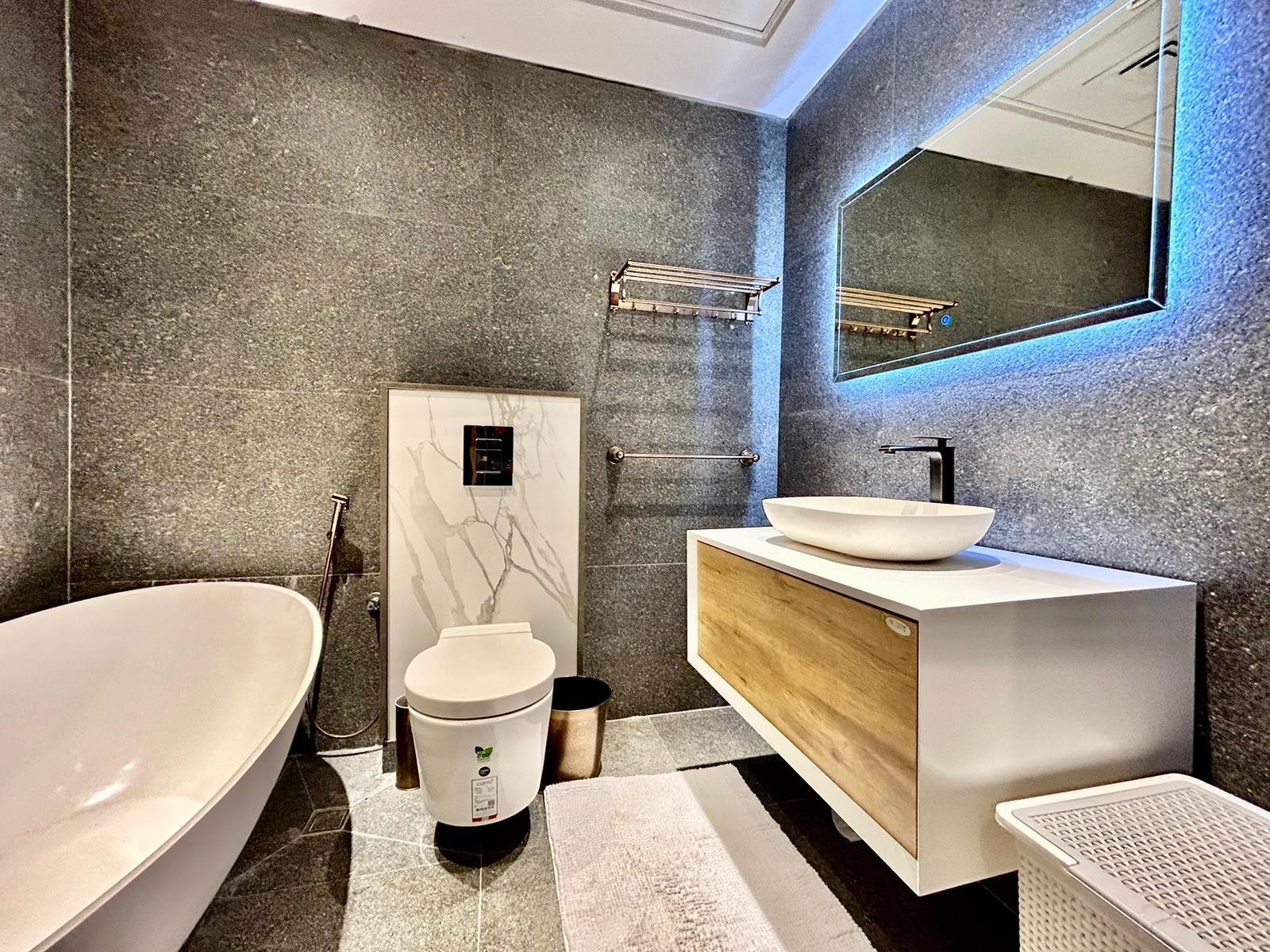 Luxury Sea-View 1-Bedroom Apartment In The Center of Seef